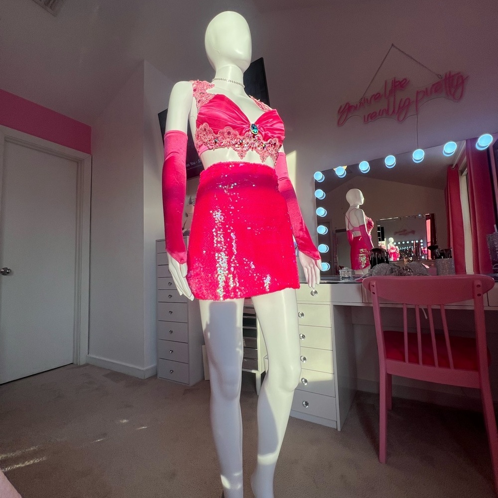 Princess Peach Costume Bra 🍑 34 C 👑 💖 - Picture 3 of 16